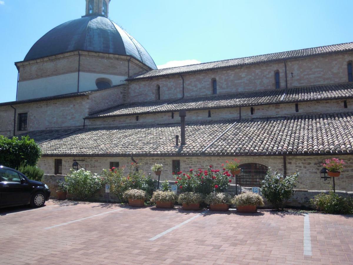 Il Turrione "App. Santa Chiara" Apartman Assisi Kültér fotó
